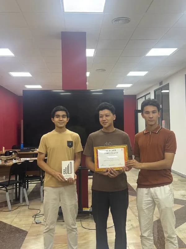 Receiving a certificate at UzPitch